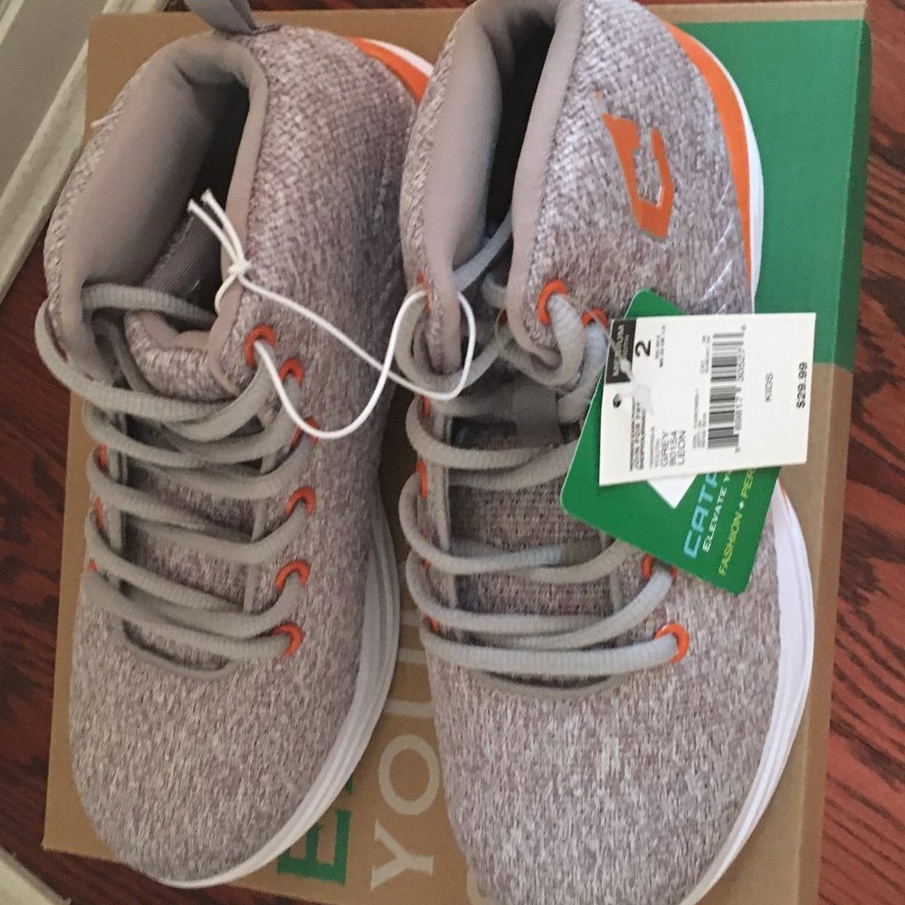 Catapult Boy's Leon 80154 Sneakers. Size 2 boy's